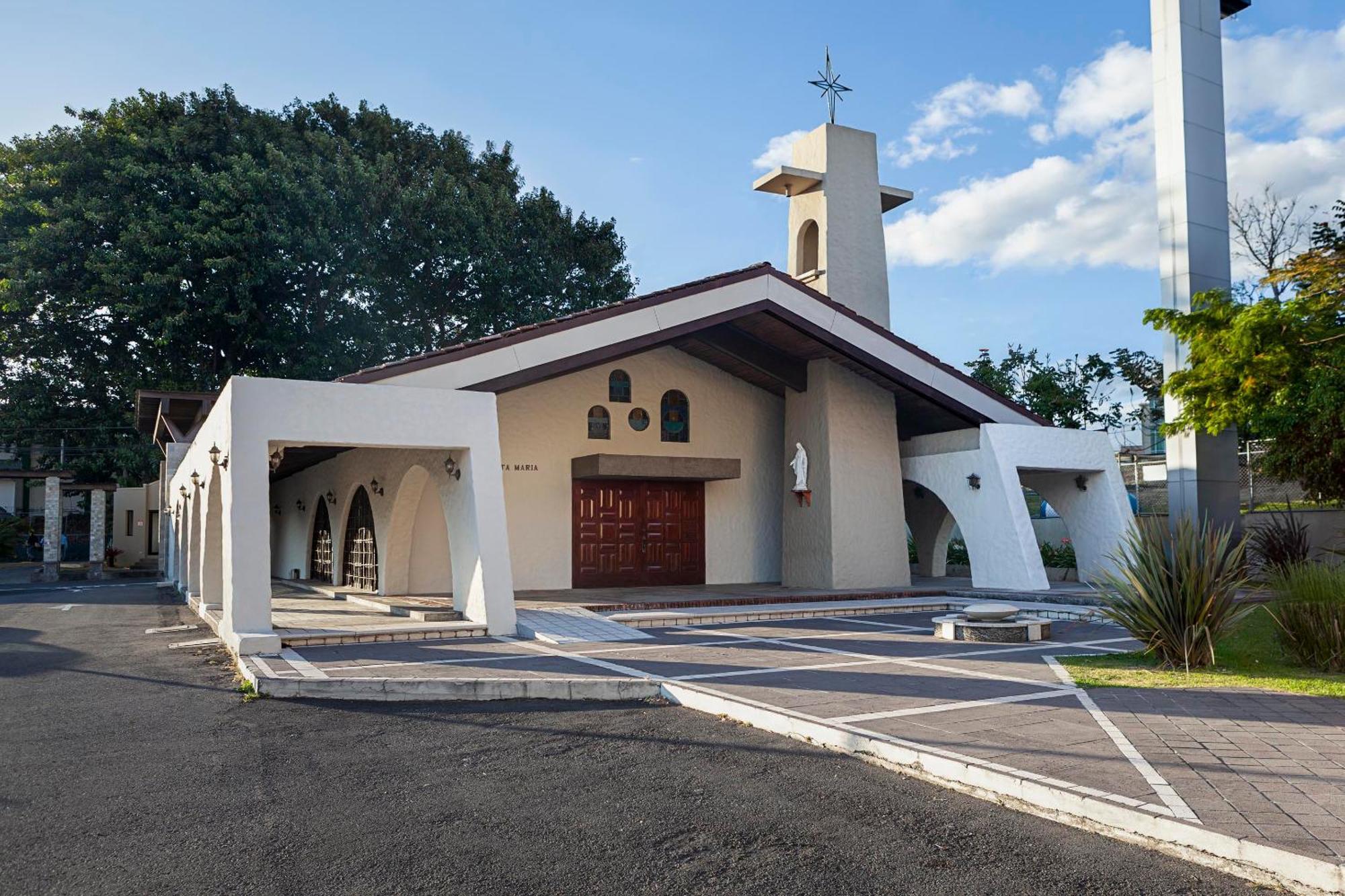 Wyndham San Jose Herradura Hotel Exterior photo The church of the town